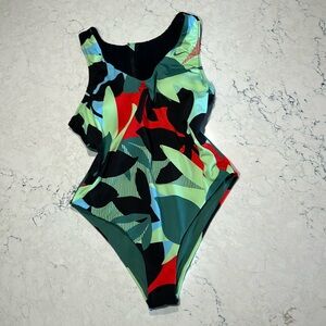 Women’s Nike jungle floral swimsuit size large